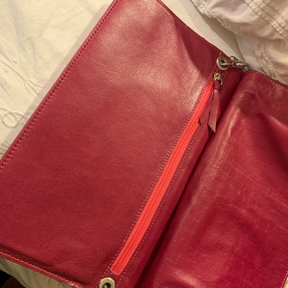 Dark pink handbag by by bolu with hearth design - Picture 4 of 7